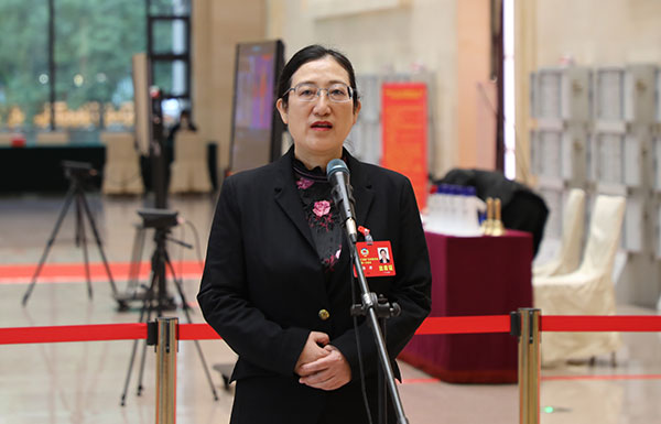 省政協(xié)委員、廣東外語外貿(mào)大學法學院副院長楊樺：促進高校畢業(yè)生高質(zhì)量充分就業(yè)