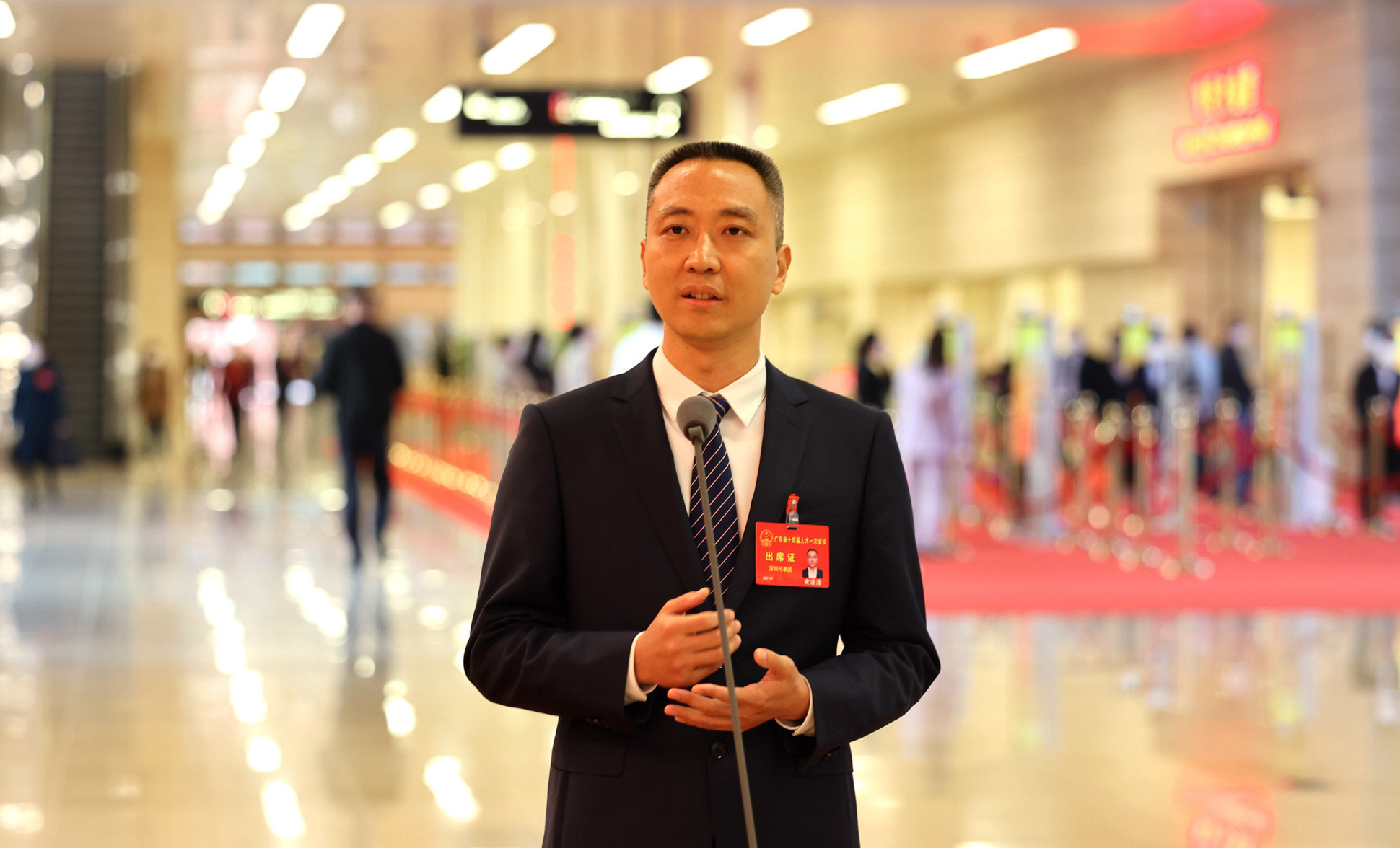 省人大代表、奧比中光科技集團股份有限公司董事長黃源浩：以高技術(shù)制造業(yè)集群錨定“全球領(lǐng)先”