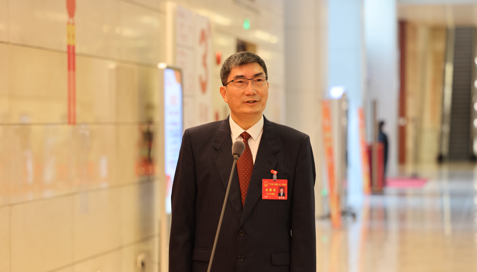 省人大代表、江門市江海區(qū)人大常委會主任余志堅：“小公園議事”提高群眾民主參與熱情